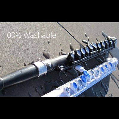 Dois flautins molhados pretos e brancos com texto 100% Washable