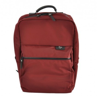 Mochila vermelha com bolsos e etiqueta preta