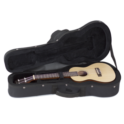 Ukulele claro dentro de estojo preto aberto com interior almofadado