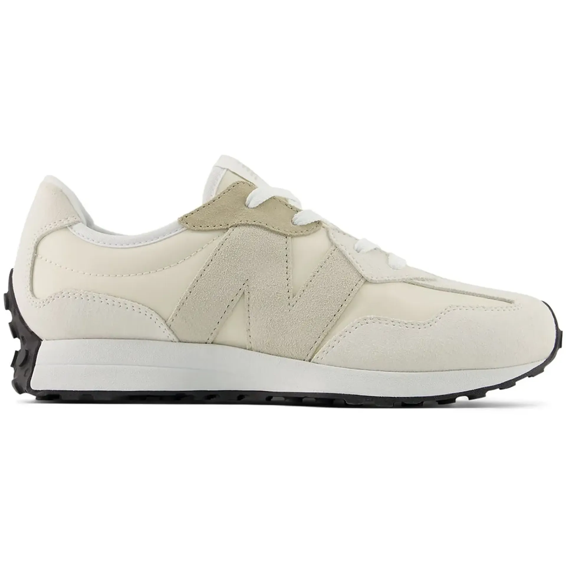 Sapatilha New Balance G327 3TZ Tênis desportivo bege com detalhes em camurça e sola preta.
