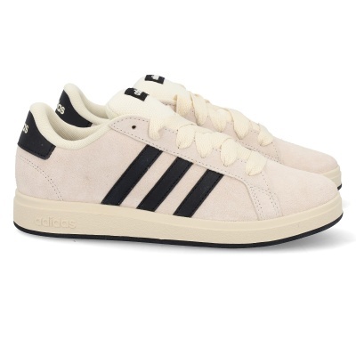 Ténis Adidas camurça bege com riscas pretas e sola creme