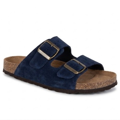 Sandália chinelo azul com tiras de camurça e fivelas metálicas