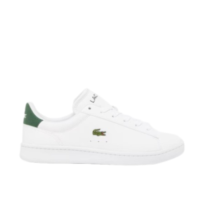 Sapatilha desportiva branca com detalhes verdes e logo de crocodilo