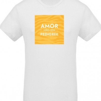 T-shirt branca com estampa amarela e texto central