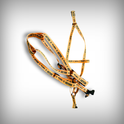 Peitoral ajustável amarelo para cães com texto preto 