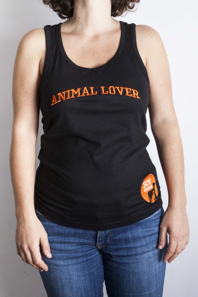 Regata preta com texto laranja 'ANIMAL LOVER' no peito e logo 'SOS Amora' na parte inferior direita.