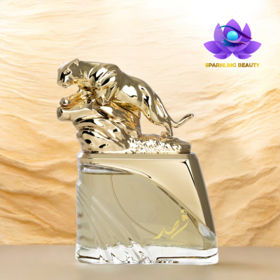 Frasco de perfume com tampa dourada em forma de pantera e texto FAHAD REGAL