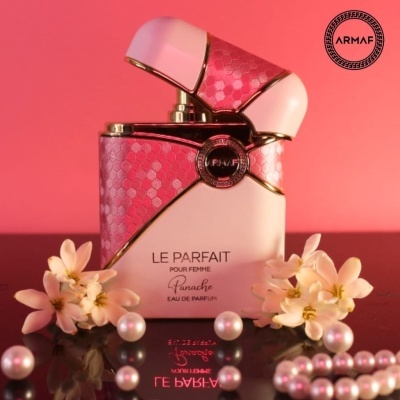 Frasco de perfume rosa e bege ARMAF com flores e pérolas