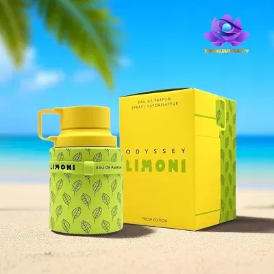 Frasco e caixa amarela e verde de perfume Odyssey Limoni na praia
