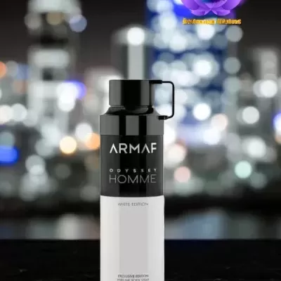 Frasco preto e branco de perfume Armaf Odyssey Homme