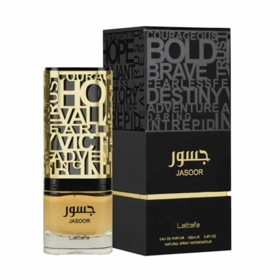 Frasco e caixa do perfume Jasoor em preto e dourado com texto em inglês e árabe.