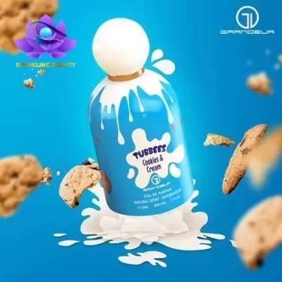 Frasco azul de perfume PUBBEES Cookies & Cream cercado por biscoitos