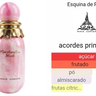 Frasco rosa com tampa redonda dourada e rosa, rótulo Marshmallow Blush, logótipo Paris Corner, gráfico com acordes principais em português.