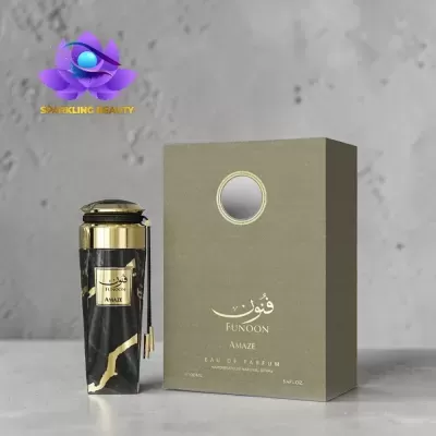 Frasco preto e dourado de perfume junto a caixa cinza com texto dourado