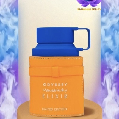 Frasco de perfume laranja com tampa azul e texto ODYSSEY Mandarinsky ELIXIR LIMITED EDITION
