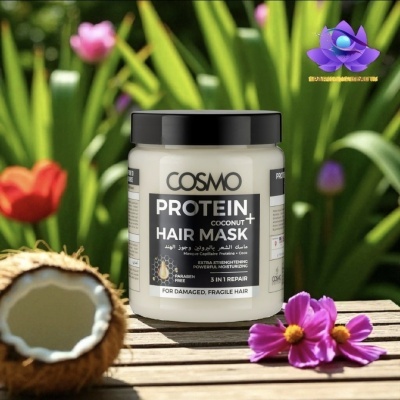 Máscara capilar COSMO PROTEIN COCONUT+ com coco e flor, em fundo natural