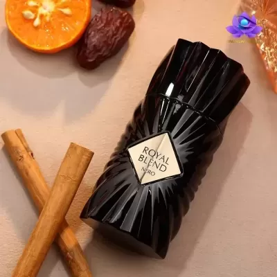 Frasco preto texturizado 'ROYAL BLEND NERO' com canela, laranja e tâmaras