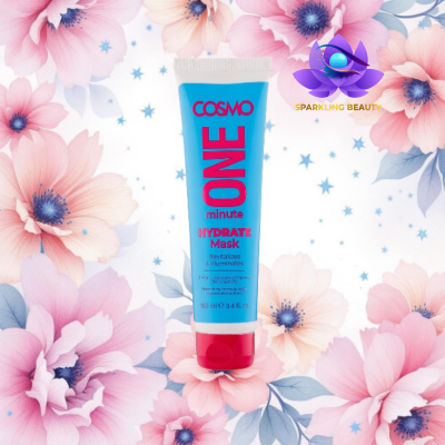 Tubo de máscara hidratante COSMO ONE sobre fundo floral rosa e azul com logótipo SPARKLING BEAUTY