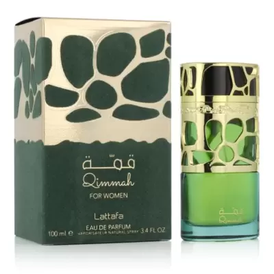 Perfume Qimmah para mulher da Lattafa, frasco verde e dourado ao lado da embalagem verde escura com padrão dourado.