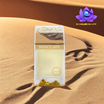 Frasco de perfume ARMAF DUNESCAPE na areia com logotipo Sparkling Beauty