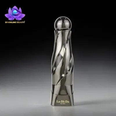 Frasco metálico prateado de perfume masculino La-Di-Da for him