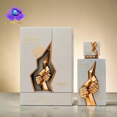 Frasco e caixa de perfume Revolt Uprising em cinza claro com detalhes dourados e mão dourada decorativa