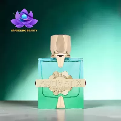Frasco de perfume azul-esverdeado com detalhes dourados e texto AROMATIX FRENCH AVENUE