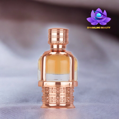 Frasco metálico cobre de perfume ou óleo com líquido amarelo