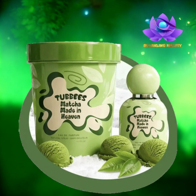 Perfume TUBBEES Matcha Made in Heaven com embalagens verdes e elementos de matcha