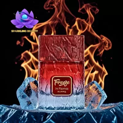 frasco de perfume com gelo e chamas em fundo preto