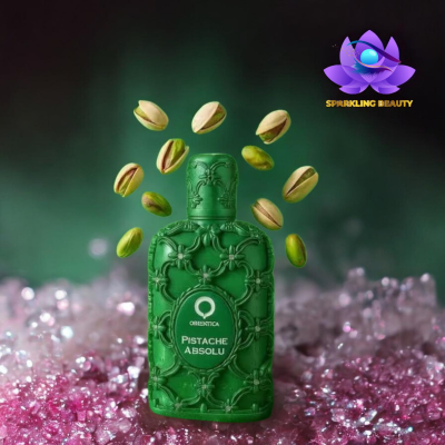 Frasco verde ornamentado com texto Orientica Pistache Absolu e pistáchios ao redor