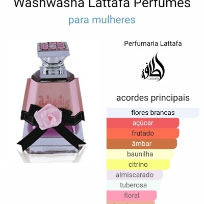 Frasco de perfume rosa com laço e flor, tampa prateada, acordes principais listados e logo Lattafa