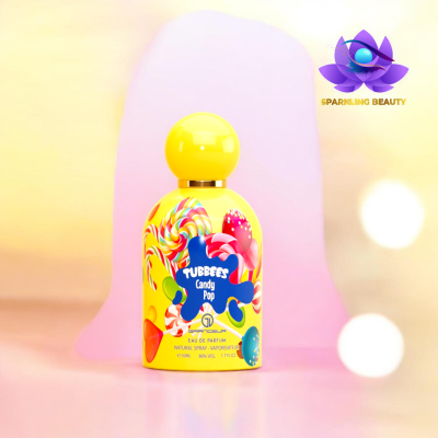 Frasco amarelo de perfume decorado com doces coloridos e texto azul