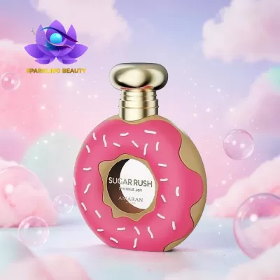 Frasco de perfume em forma de donut com tampa dourada e fundo colorido com bolhas