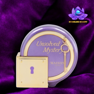 Embalagem redonda roxa com cadeado dourado e chave dourada pendurada