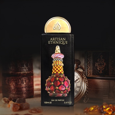 Frasco de perfume ARTISAN ETHNIQUE preto com tampa dourada e padrão colorido