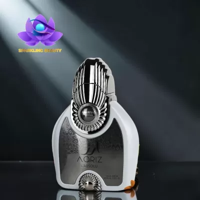 Garrafas perfumadas elegantes em metal prateado e branco com detalhes em relevo