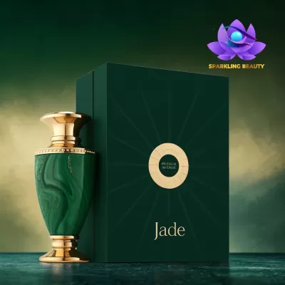 Frasco de perfume verde com tampa dourada e caixa verde escura com texto dourado