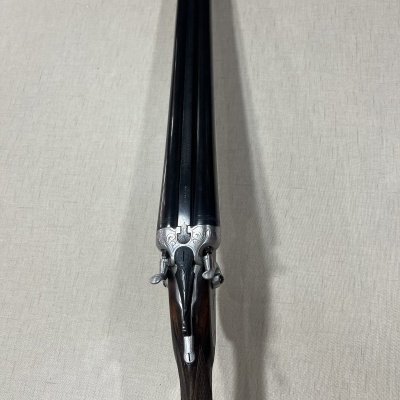 Espingarda de canos duplos com madeira e metal