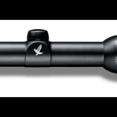 Luneta de mira telescópica preta com botões e marcações