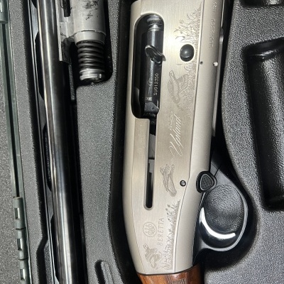 Espingarda Beretta AL391 Urika em estojo acolchoado preto