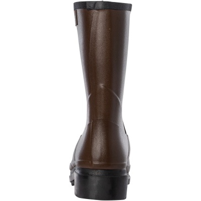 Bota de borracha castanha vista de trás, sola preta