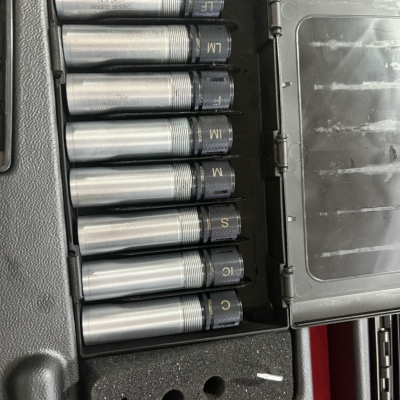 Conjunto de bocais metálicos para arma em caixa preta