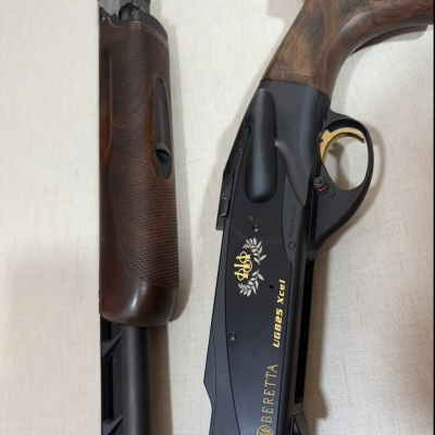 Espingarda Beretta UGB25 Xcel com madeira castanha e metal preto