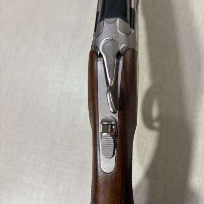 Espingarda com coronha em madeira e metal