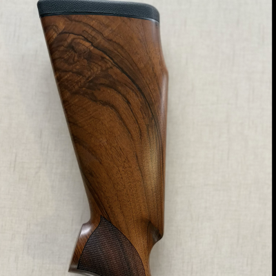 Ponteira de madeira para arma com textura e revestimento preto