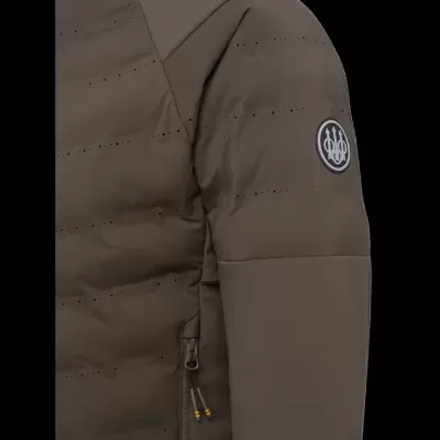 Casaco acolchoado castanho com fecho e logótipo na manga