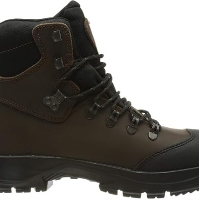 Bota robusta de caminhada castanha escura com sola preta e reforço na biqueira