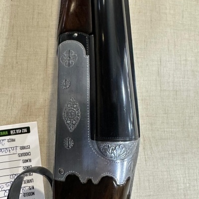 Espingarda cano duplo madeira e metal com gravuras