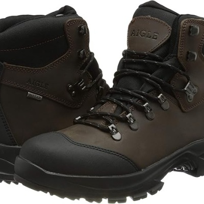 Botas AIGLE castanhas de couro com atacadores pretos e solado antiderrapante